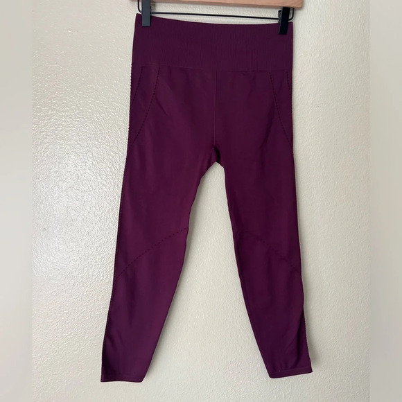 FABLETICS‎ Perforated Tights - Picture 1 of 6